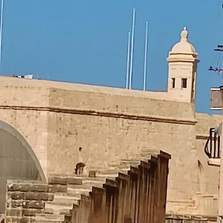 Crew 2 Savynomad Harbour Residences Wow Views