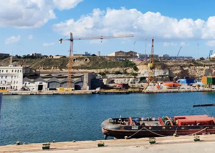 Crew 2 Savynomad Harbour Residences Wow Views Апартаменты *